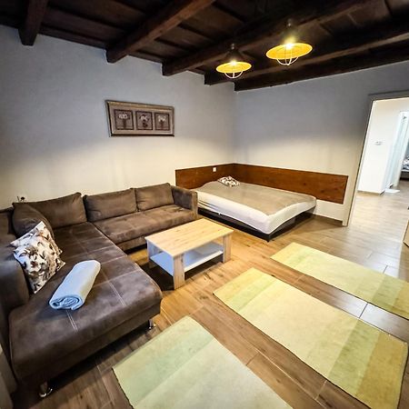 Bed and Breakfast Dreko Panzio & Borbisztro Győrújbarát Exterior foto