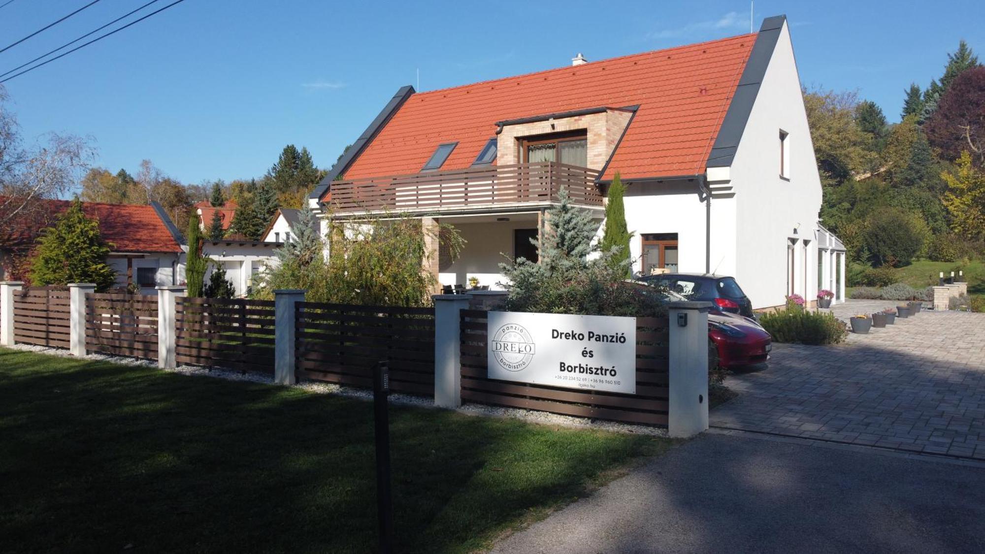 Bed and Breakfast Dreko Panzio & Borbisztro Győrújbarát Exterior foto