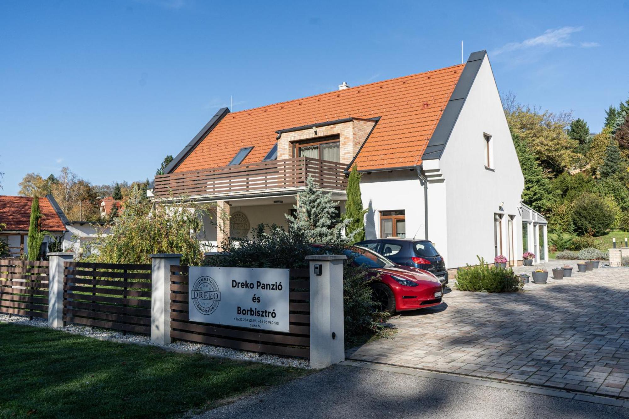 Bed and Breakfast Dreko Panzio & Borbisztro Győrújbarát Exterior foto