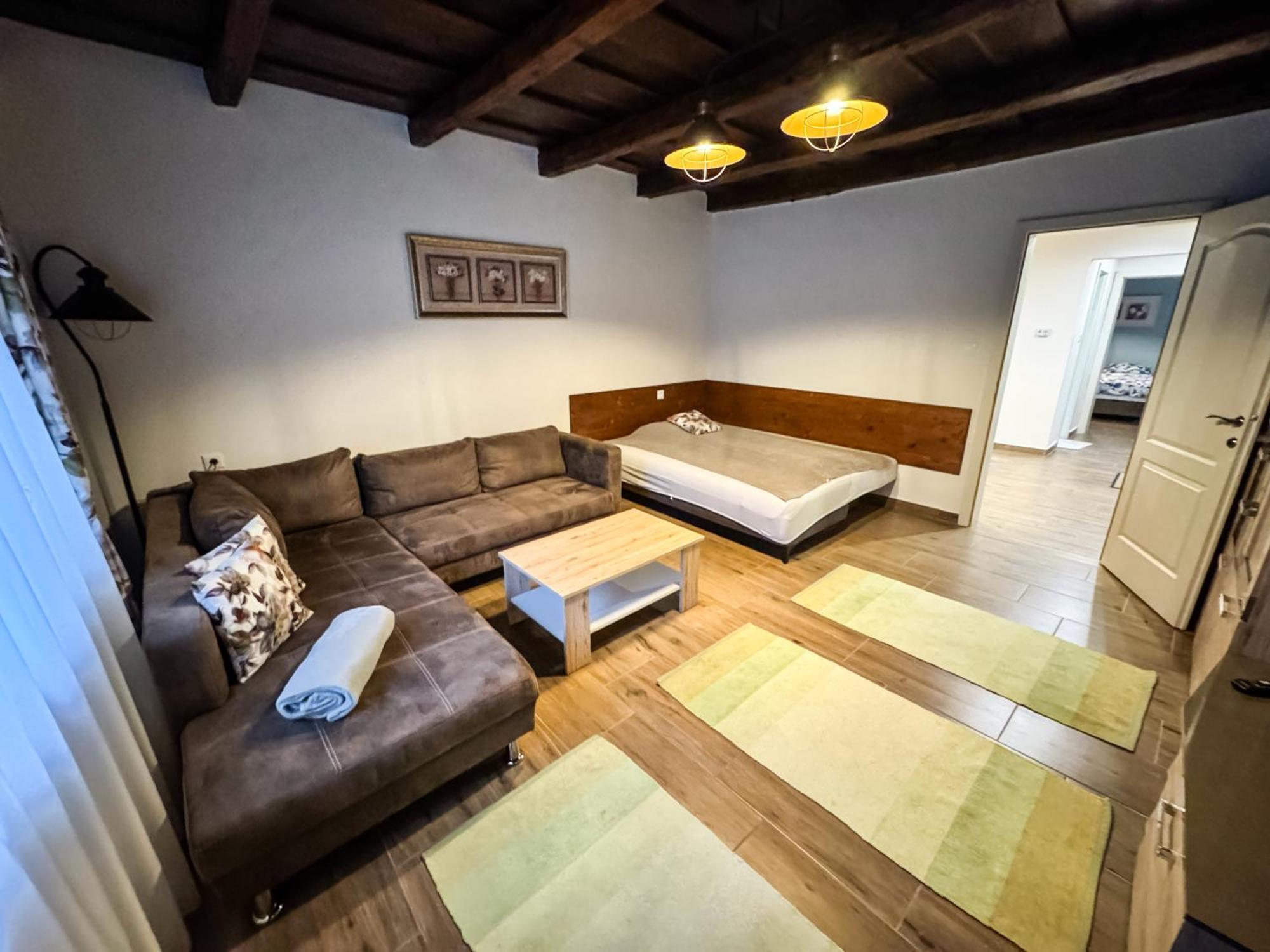 Bed and Breakfast Dreko Panzio & Borbisztro Győrújbarát Exterior foto